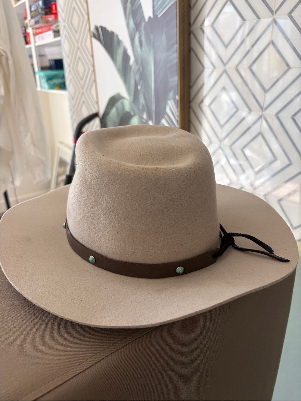 Yellowstone Women's Wide-Brim Felt Hat with Leather Band - Beige